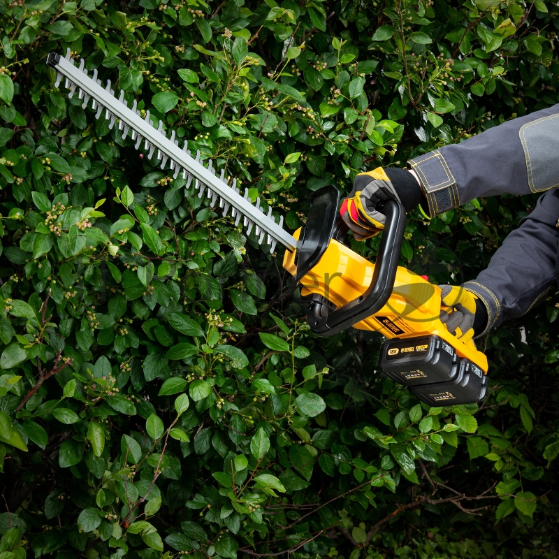 Кусторез аккумуляторный RBC510-36, Li-ion, 36 В, 4 Ач, нож 510 мм, поворотная ручка// Denzel