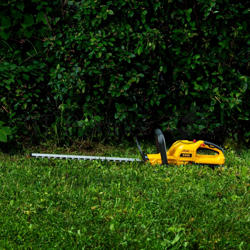 Кусторез аккумуляторный RBC510-36, Li-ion, 36 В, 4 Ач, нож 510 мм, поворотная ручка// Denzel