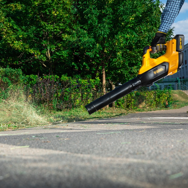 Воздуходувка аккумуляторная RB180-36, Li-ion, 36 В, 4 Ач, 180 км/ч, 820 м3/ч// Denzel