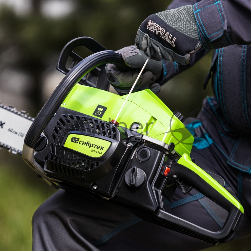 Пила цепная бензиновая БП-4540, 45 см3, шина 40 см, шаг 0,325, паз 1,5 мм, 64 зв// Сибртех