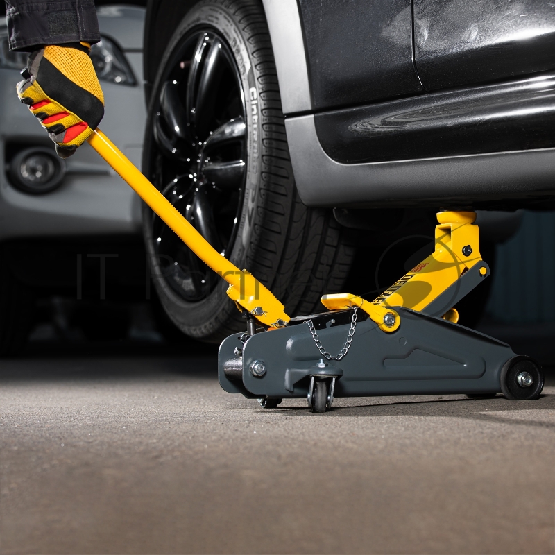 Домкрат гидравлический подкатной с фиксатором, 2 т, 130-330 мм, в кейсе// Denzel