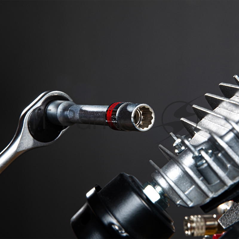 Головка торцевая, 15 мм, 12-гранная, CrV,под квадрат 1/2, хромированная// Matrix