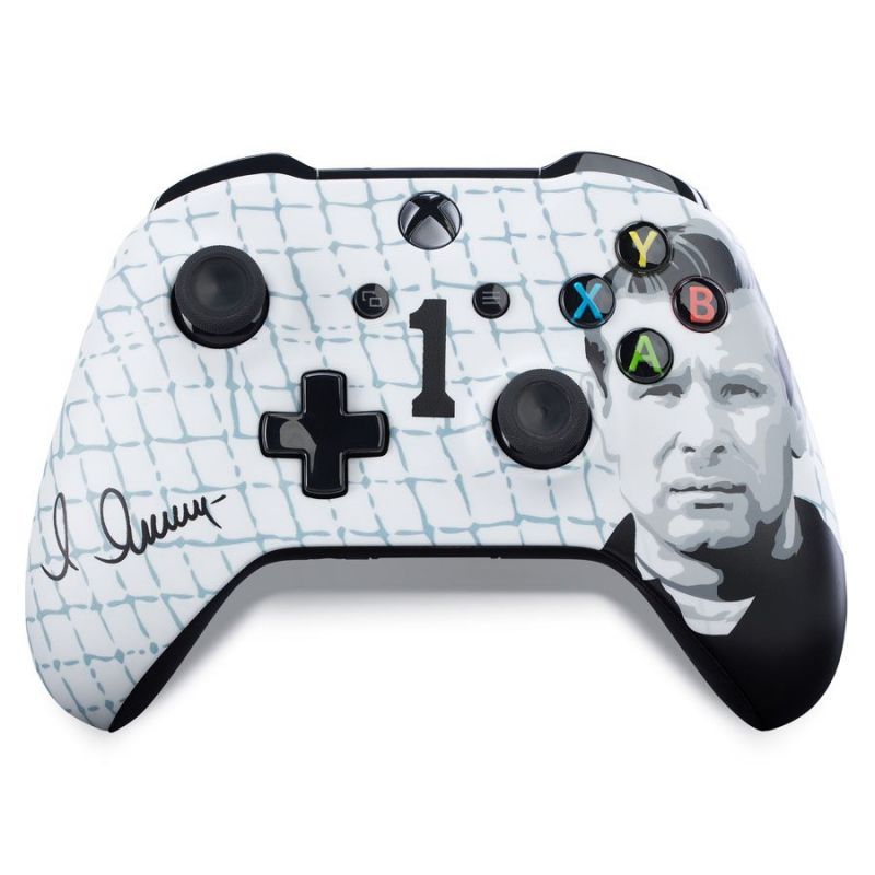 Геймпад Беспроводной Microsoft ФК Динамо Черный паук белый/черный для: Xbox One (TF5-00004-DMO-BS)