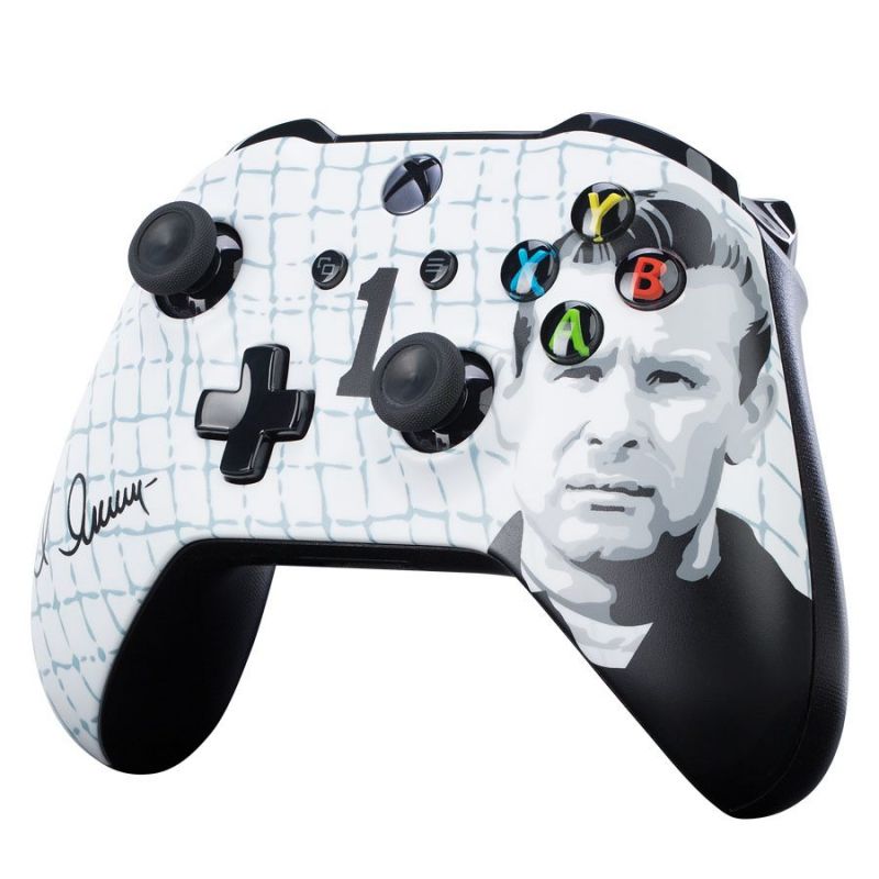 Геймпад Беспроводной Microsoft ФК Динамо Черный паук белый/черный для: Xbox One (TF5-00004-DMO-BS)