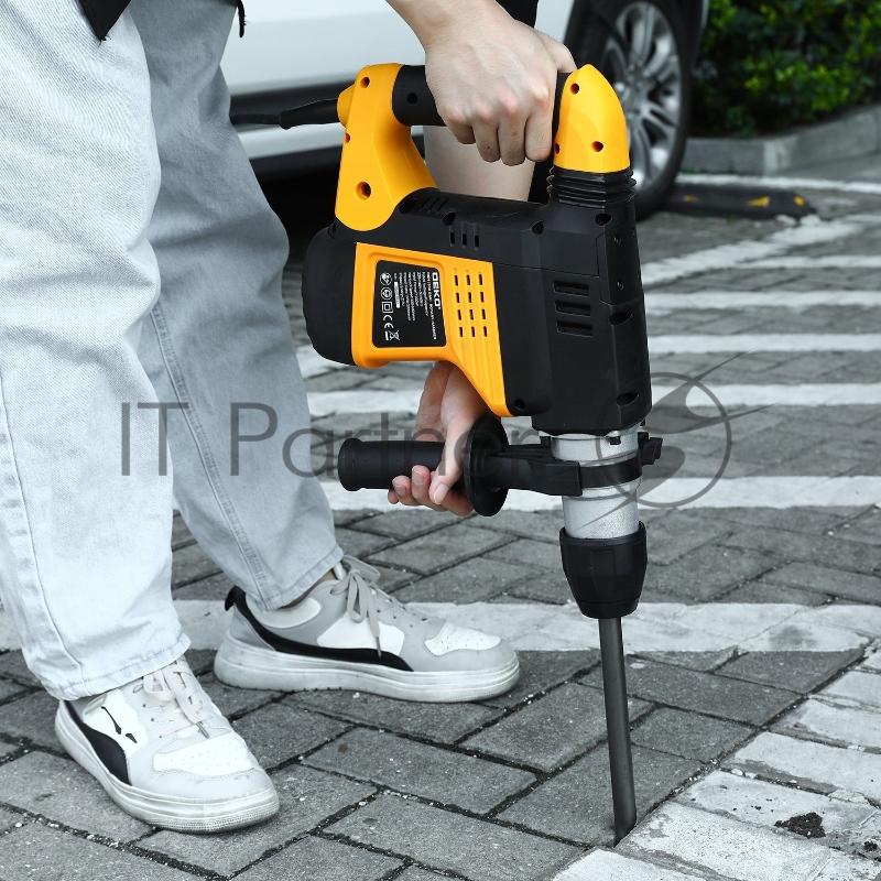 Перфоратор Deko DKH1900 патрон:SDS-plus уд.:9Дж 1900Вт (кейс в комплекте)