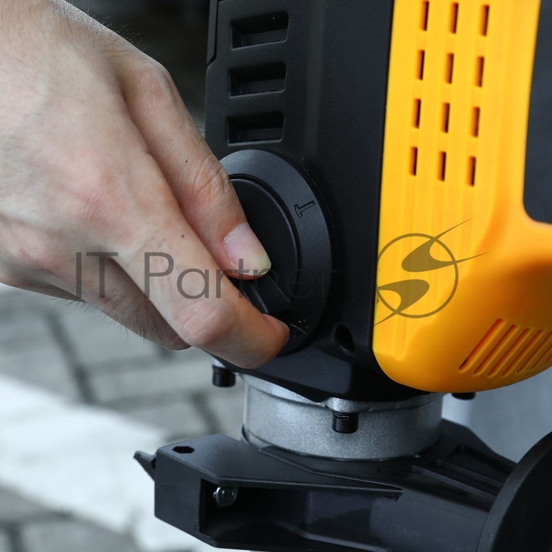 Перфоратор Deko DKH1900 патрон:SDS-plus уд.:9Дж 1900Вт (кейс в комплекте)