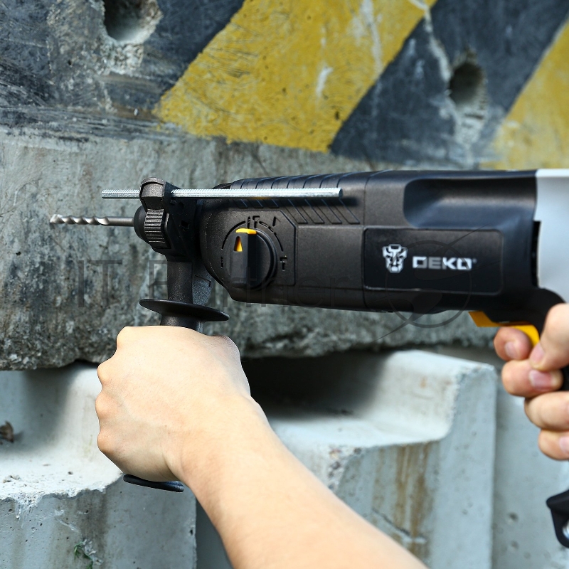 Перфоратор Deko DKH850W патрон:SDS-plus уд.:3Дж 850Вт (кейс в комплекте)