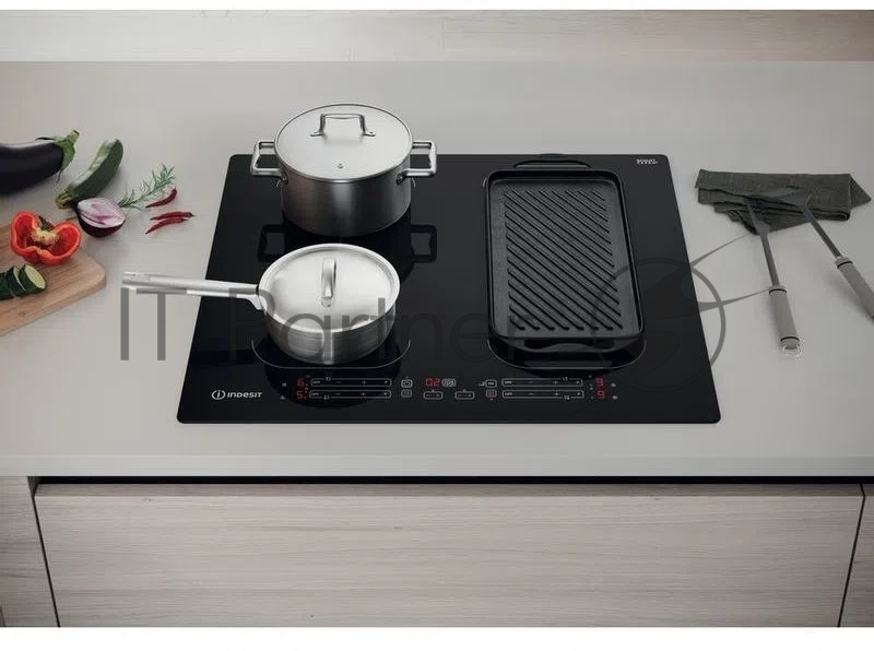 Индукционная варочная поверхность Indesit IB 88B60 NE черный