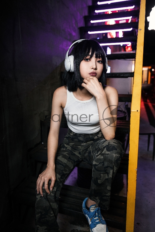 Наушники с микрофоном Edifier G2BT белый накладные BT оголовье