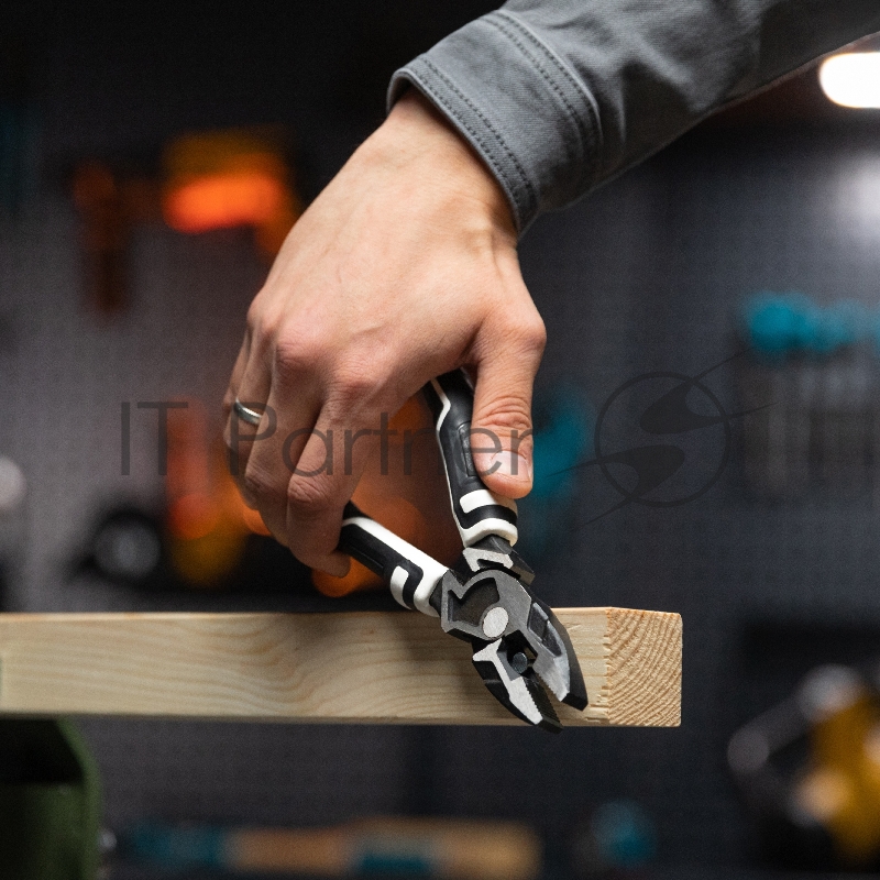 Плоскогубцы комбинированные 210 мм, усиленная система, PRO// Matrix