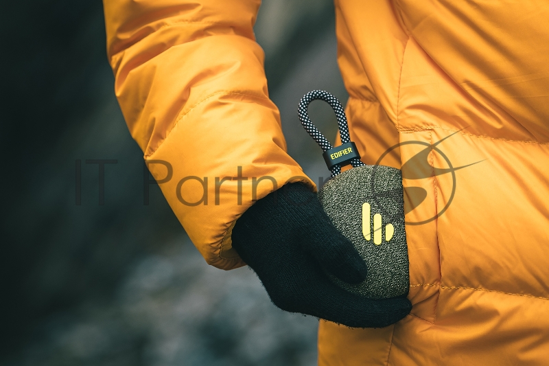 Колонка порт. Edifier MP100 Plus т.зеленый 5W 1.0 BT