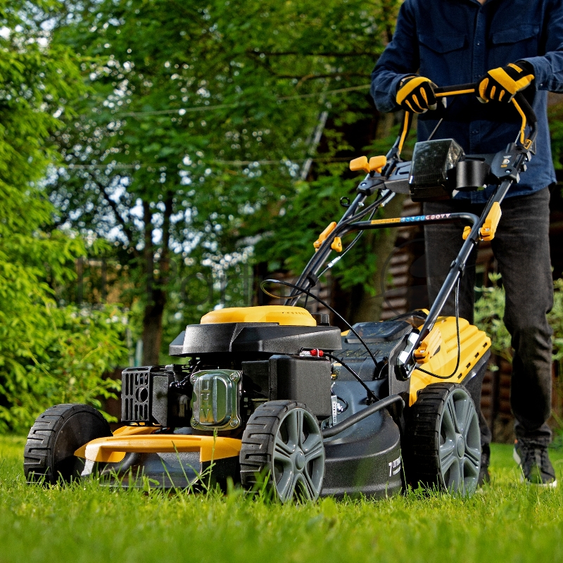 Газонокосилка бензиновая GLD-520SP-VE, 196 см3,шир 52 см,привод,вариатор,эл.старт,60 л// Denzel