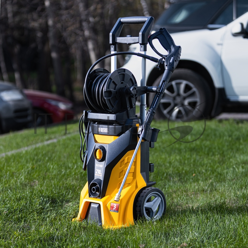 Моечная машина высокого давления R-210iD, 2600 Вт, 210 бар, 8,0 л/мин, асинх. двиг., бараб.// Denzel