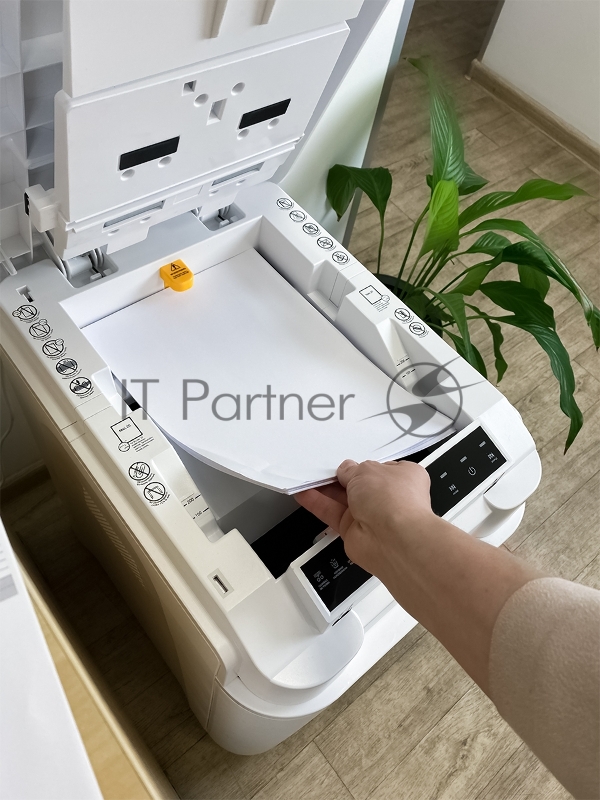 Шредер Heleos АП37-5 белый/белый с автоподачей (секр.P-5) фрагменты 220лист. 37лтр. скрепки скобы пл.карты