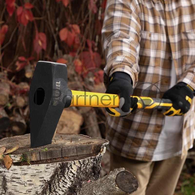 Колун-кувалда 4000 г, кованая, фибергласовая рукоятка c TPR покрытием, 880 мм // Denzel