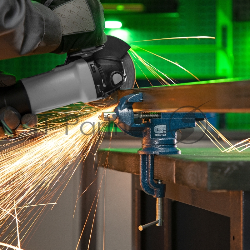 Тиски слесарные, настольные, поворотные, ширина рабочих губок 50 мм, наковальня// Сибртех