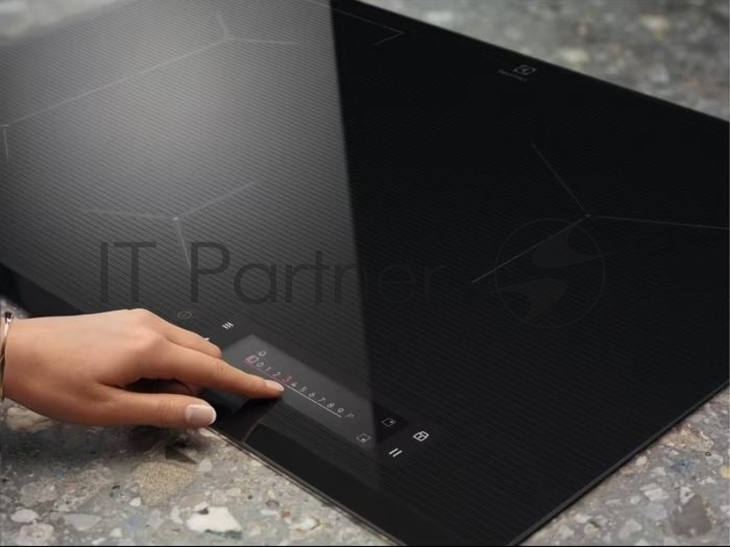 Индукционная варочная поверхность Electrolux EIS6648 черный