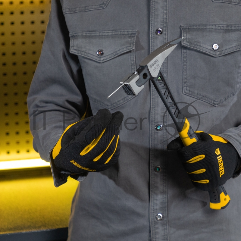 Молоток кровельщика, 600 г, цельнокованый, боек с магнитом, двухкомп. обрезин. рук-ка // Denzel