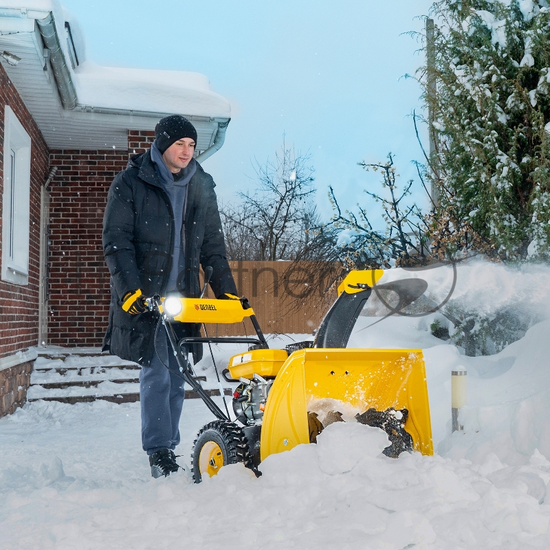 Бензиновая снегоуборочная машина SBM 610, 212cc, ручной старт, фара// Denzel