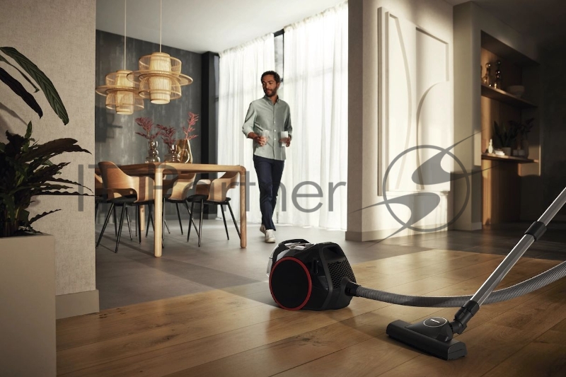 Пылесос Miele Boost CX1 Active SNRF3 черный/красный