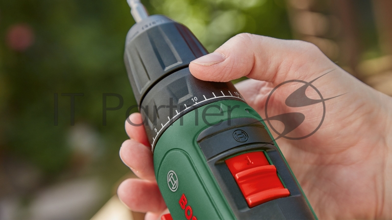 Дрель-шуруповерт Bosch Universaldrill аккум. патрон:быстрозажимной (кейс в комплекте) (06039D4005)