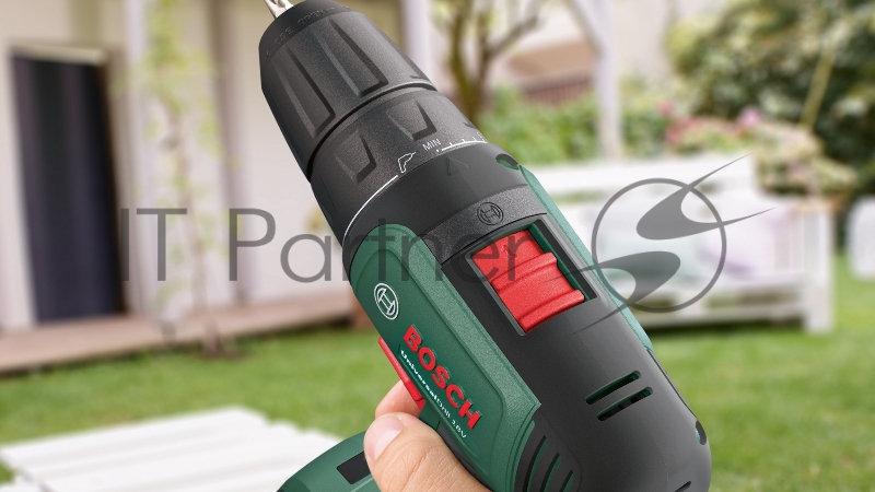 Дрель-шуруповерт Bosch Universaldrill аккум. патрон:быстрозажимной (кейс в комплекте) (06039D4005)