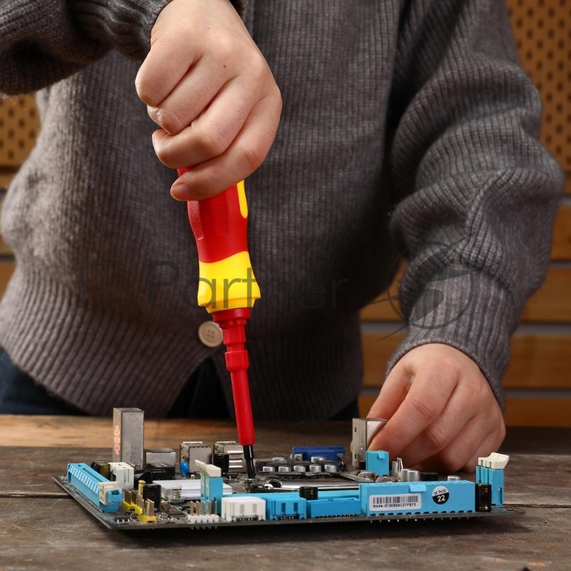 Набор отверточный Deko HT8 14 предметов диэлектр.покр. (жесткий кейс)