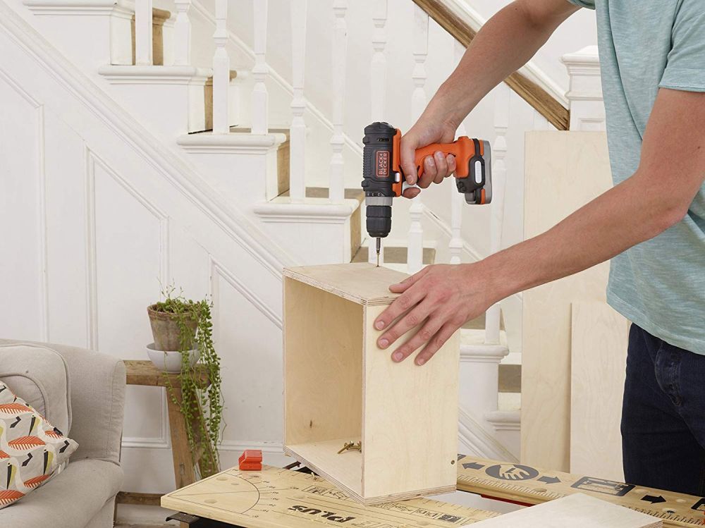 Дрель-шуруповерт Black & Decker BDCDD12USB-XJ аккум. патрон:быстрозажимной