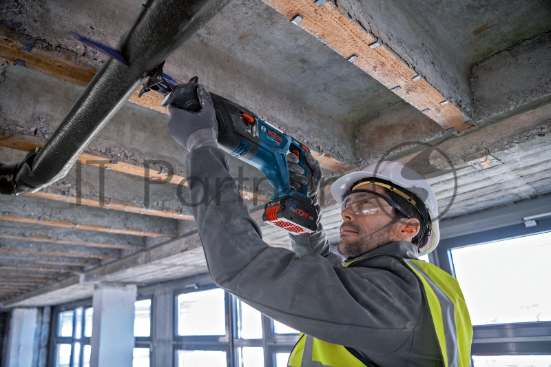 Сабельная пила Bosch GSA 18V-LI без АКК и ЗУ аккум. 2900ход/мин (06016C0020)