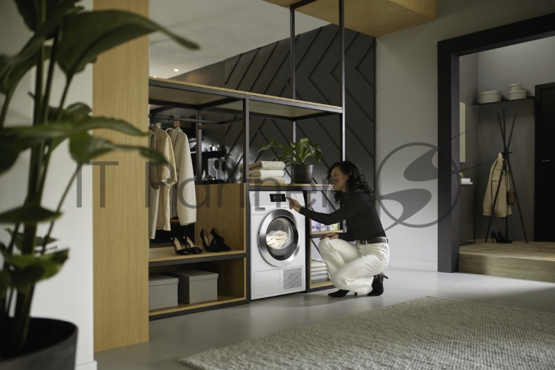 Отдельностоящая сушильная машина Miele TCR790WP, 850x596x636, 9 кг, тепловой насос, А, 62 дБ, PowerFresh, DryFresh, EcoDry, SteamFinish, Германия