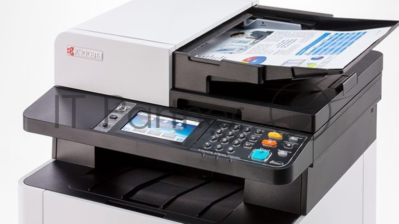 МФУ Kyocera Ecosys M5526cdw, цветной лазерный принтер/сканер/копир, A4, 26 стр/мин, 1200x1200 dpi, 512 Мб, ADF, дуплекс, подача: 300 лист., вывод: 150 лист., Post Script, Ethernet, USB, Wi-Fi, картридер, цветной ЖК-дисплей