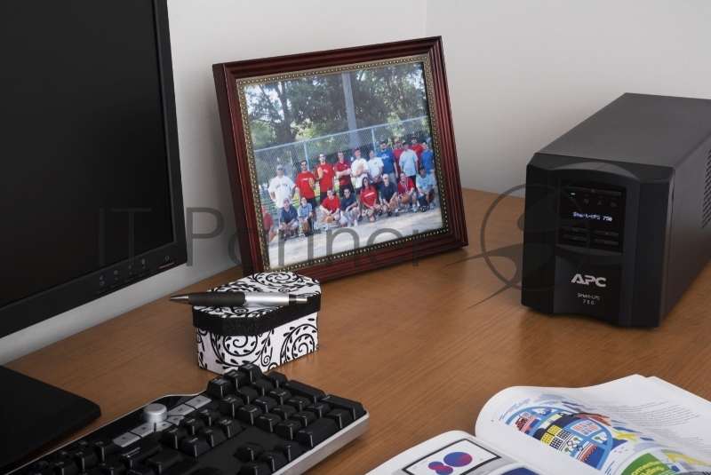 Источник бесперебойного питания APC Smart-UPS SMT750IC 500Вт 750ВА черный