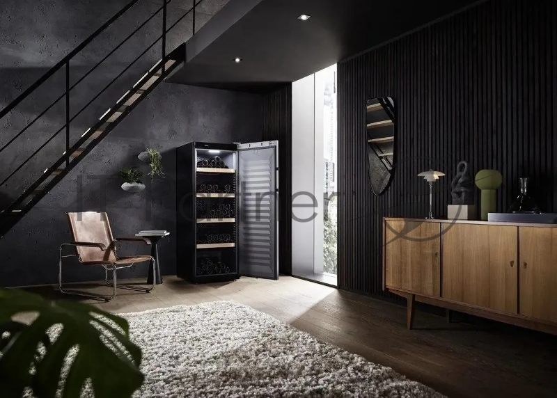 Винный шкаф Liebherr WSbl 4601 1-нокамерн. черный (однокамерный)