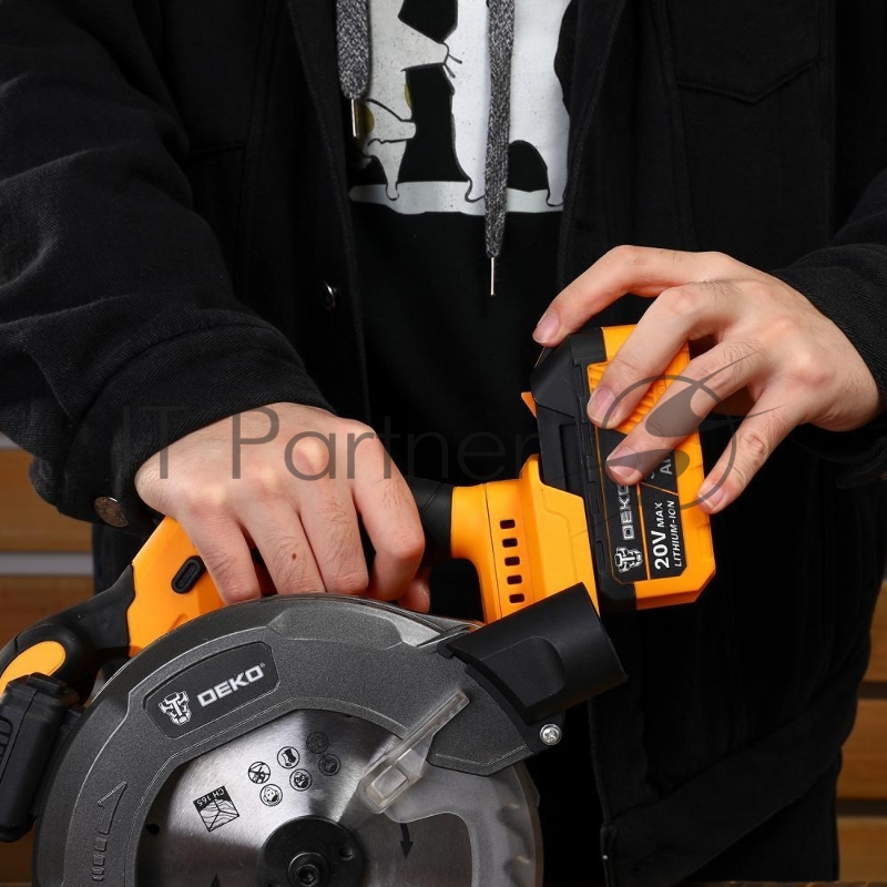 Циркулярная пила (дисковая) Deko DKCS20 (ручная)