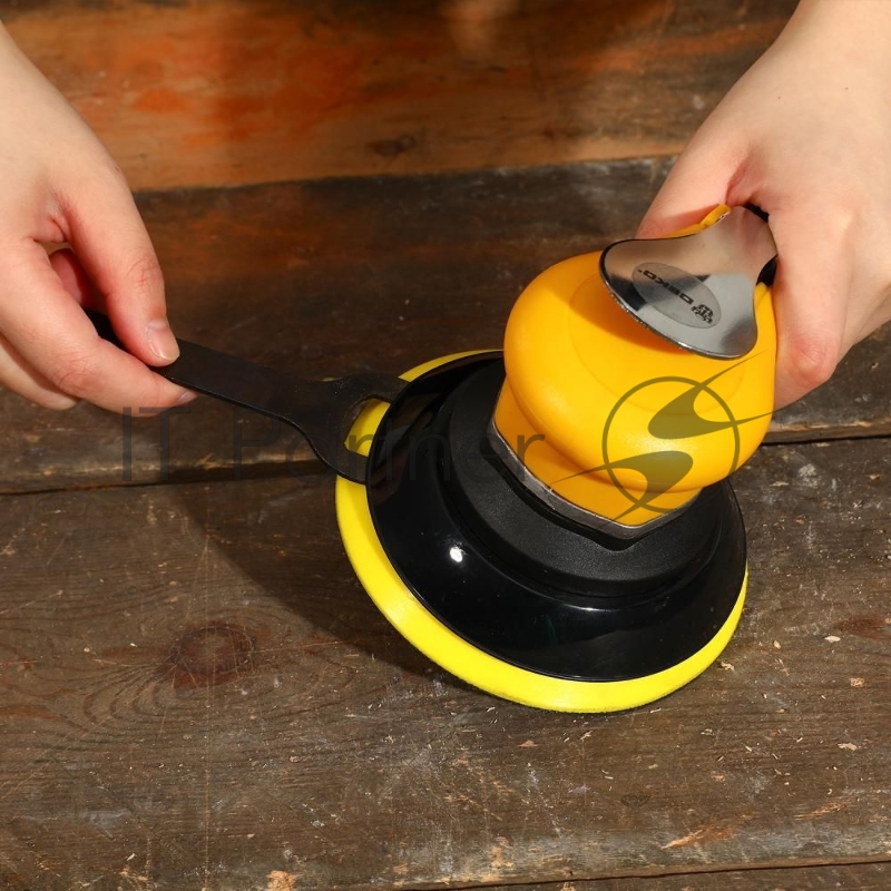 Шлифмашина орбитальная Deko DKOS125 160л/мин d=125мм желтый/черный