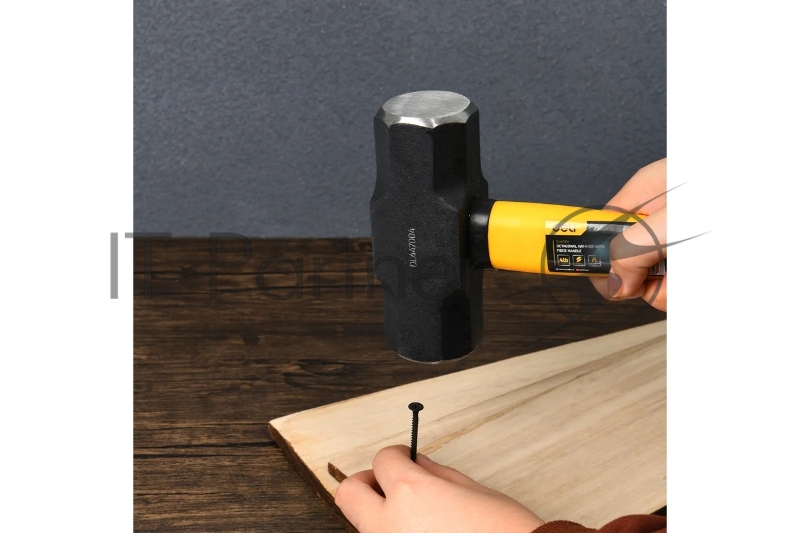 Кувалда Deli DL447004 1,8кг, рукоятка из высокопрочного стекловолокна