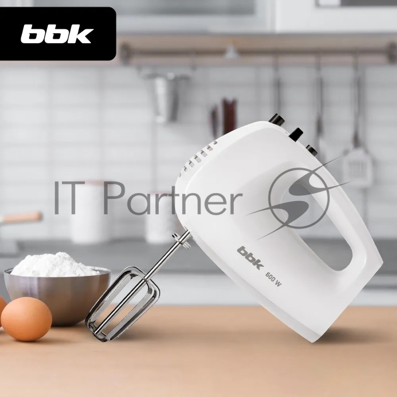 Миксер BBK KHM0301 белый