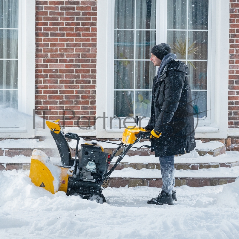 Бензиновая снегоуборочная машина SBL 711DT PRO, 420cc, гусеницы, эл.старт, блок. дифф.// Denzel