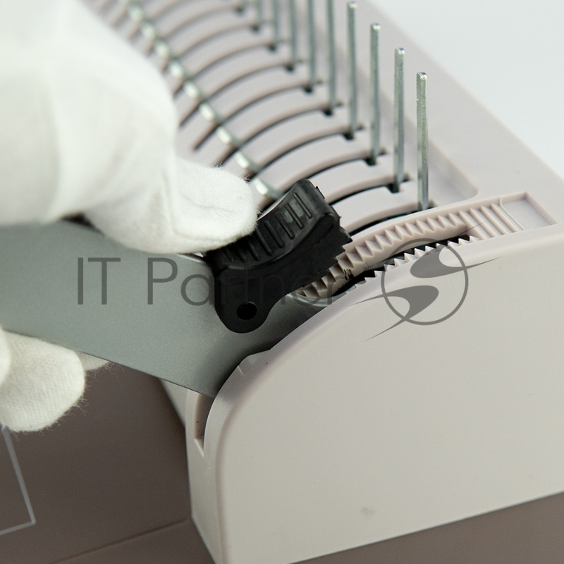 Переплетчик Heleos БП13пс коричневый (БП13ПСК) A4/перф.13л.сшив/макс.450л./пл (6-51мм)