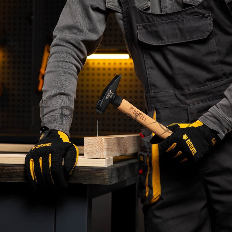 Молоток слесарный, 300 г, кованый квадратный боек, буковая рукоятка// Denzel