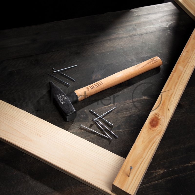 Молоток слесарный, 800 г, кованый квадратный боек, буковая рукоятка// Denzel