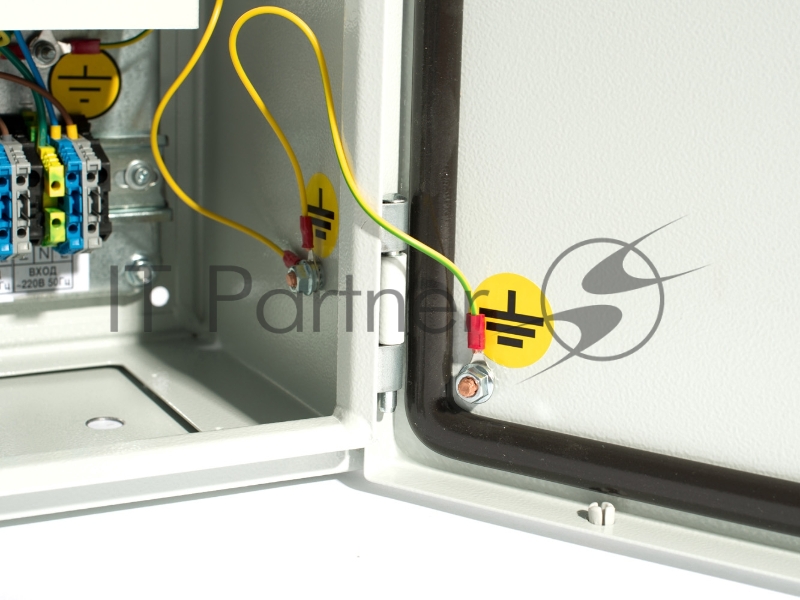 Источник бесперебойного питания SKAT-UPS 600 220В 450Вт 2 АКБ внешние. On-Line синусоида корпус IP65