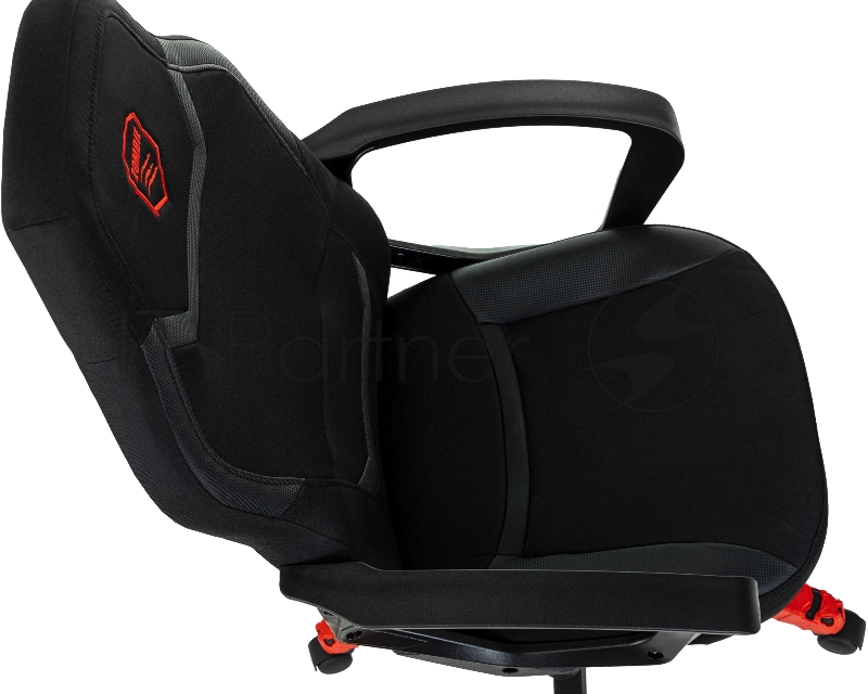 Кресло игровое Zombie 100 черный ткань/эко.кожа крестов. пластик