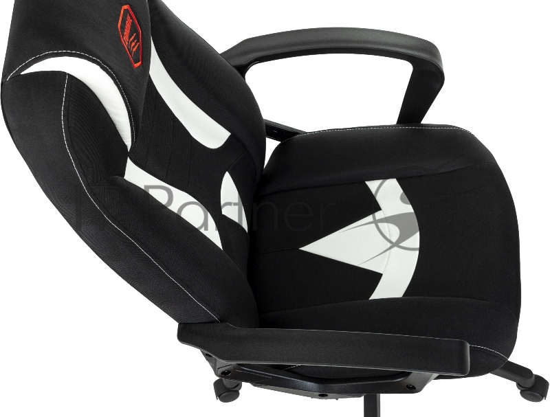 Кресло игровое Zombie 200 черный/белый ткань/эко.кожа крестов. пластик