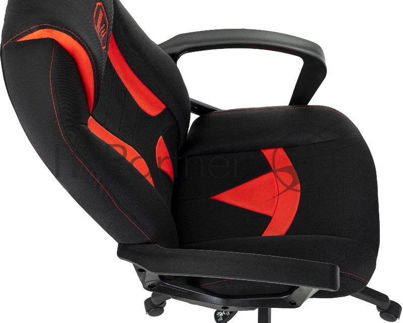 Кресло игровое Zombie 200 черный/красный ткань/эко.кожа крестов. пластик