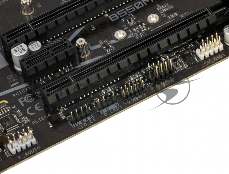 Материнская плата GIGABYTE B550M DS3H (V1.7) Soc-AM4 AMD B550 4xDDR4 mATX AC`97 8ch(7.1) GbLAN RAID+DVI+HDMI