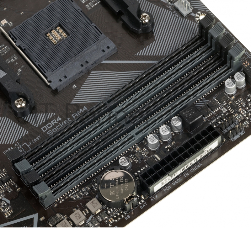 Материнская плата GIGABYTE B550M DS3H (V1.7) Soc-AM4 AMD B550 4xDDR4 mATX AC`97 8ch(7.1) GbLAN RAID+DVI+HDMI