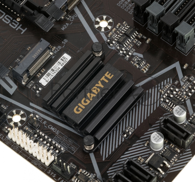 Материнская плата GIGABYTE B550M DS3H (V1.7) Soc-AM4 AMD B550 4xDDR4 mATX AC`97 8ch(7.1) GbLAN RAID+DVI+HDMI