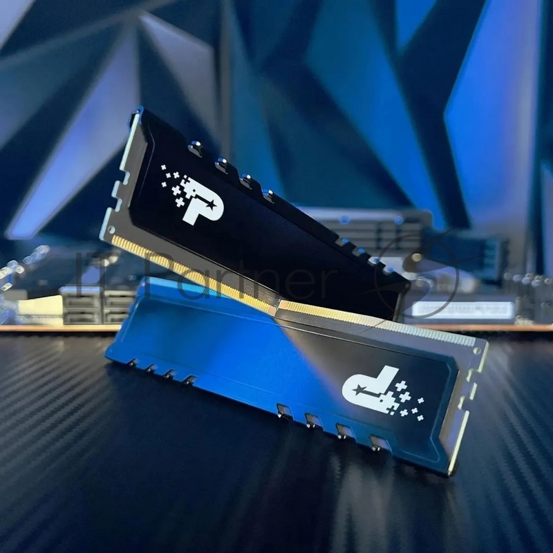 Оперативная память PATRIOT PSP532G48002H1 Signature Premium DDR5 Общий объём памяти 32Гб Module capacity 32Гб Количество 1 4800 МГц Радиатор 1.1 В черный