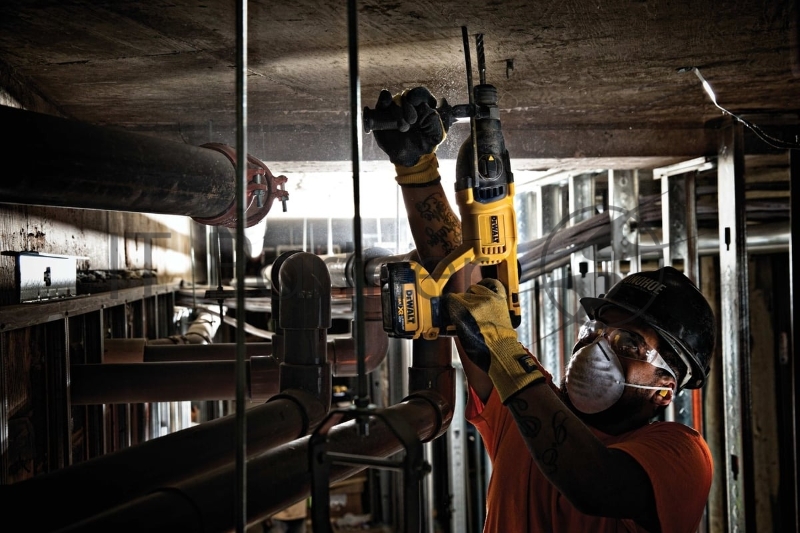 Перфоратор DeWalt DCH133M1-QW патрон:SDS-plus уд.:2.6Дж 18Вт аккум. (кейс в комплекте)